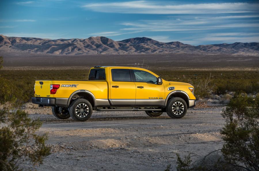 Nissan Titan XD PRO-4X Crew Cab 2015 года  (фото 25 из 39)